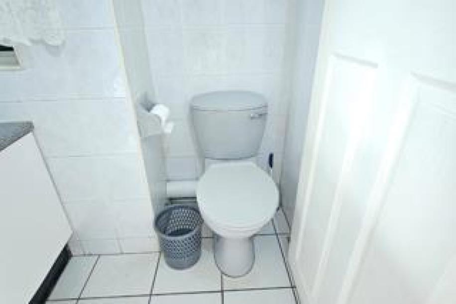 2 Bedroom Apartment / Flat for Sale in Margate Beach-17