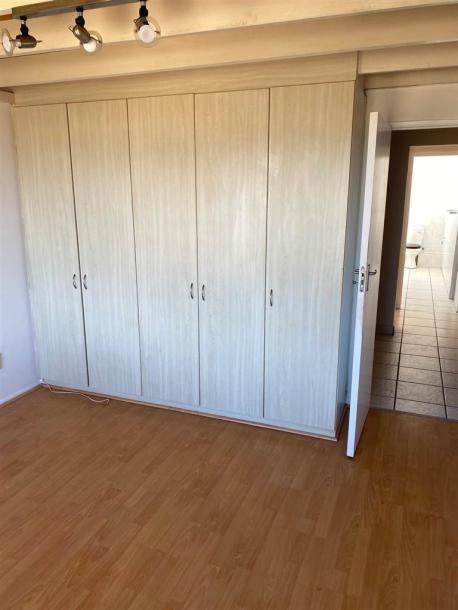 3 Bedroom House in Muizenberg-10