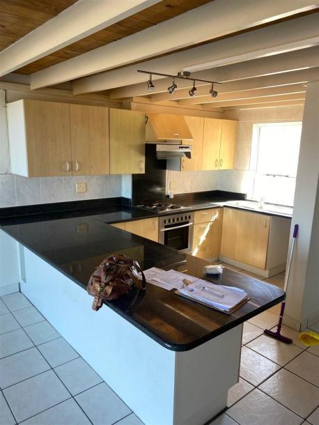 3 Bedroom House in Muizenberg-13