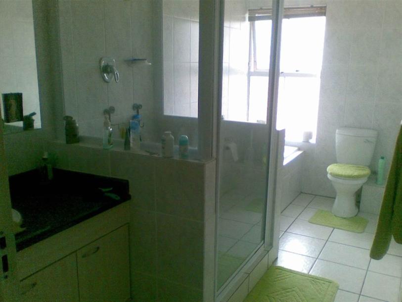 3 Bedroom House in Muizenberg-4