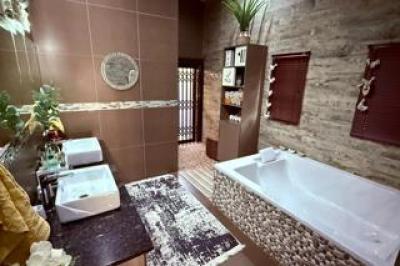 4 Bedroom House for Sale in Cashan-14