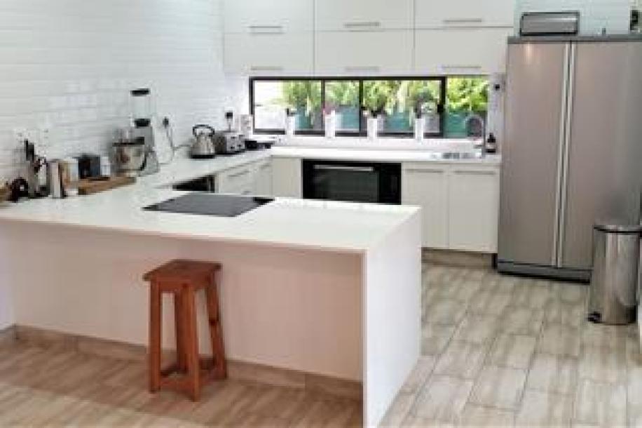 4 Bedroom House for Sale in Sunnyridge-1