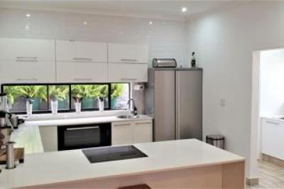 4 Bedroom House for Sale in Sunnyridge-2