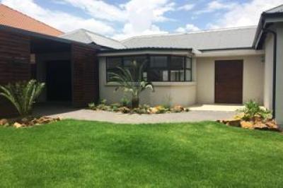 4 Bedroom House for Sale in Sunnyridge-4