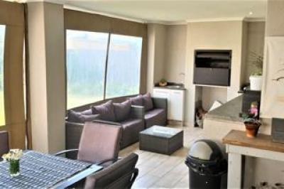 4 Bedroom House for Sale in Sunnyridge-5