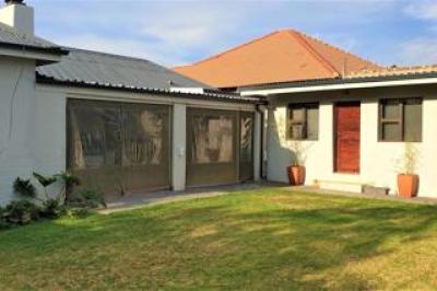 4 Bedroom House for Sale in Sunnyridge-8