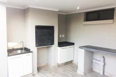 4 Bedroom House for Sale in Sunnyridge-9