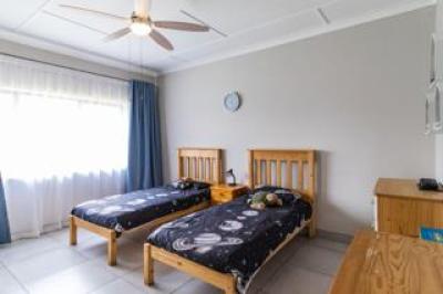 4 Bedroom House for Sale in Sunnyridge-13