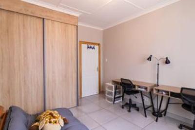 4 Bedroom House for Sale in Sunnyridge-15