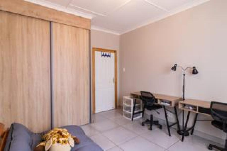 4 Bedroom House for Sale in Sunnyridge-15