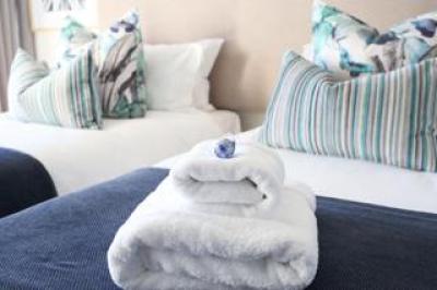 3 Bedroom Apartment / Flat to Rent in Upington Central-11