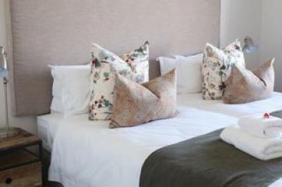 3 Bedroom Apartment / Flat to Rent in Upington Central-3