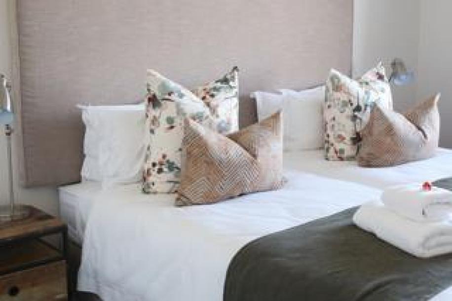 3 Bedroom Apartment / Flat to Rent in Upington Central-3