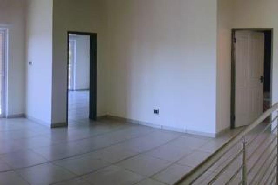 4 Bedroom Apartment / Flat to Rent in Vaalpark-1