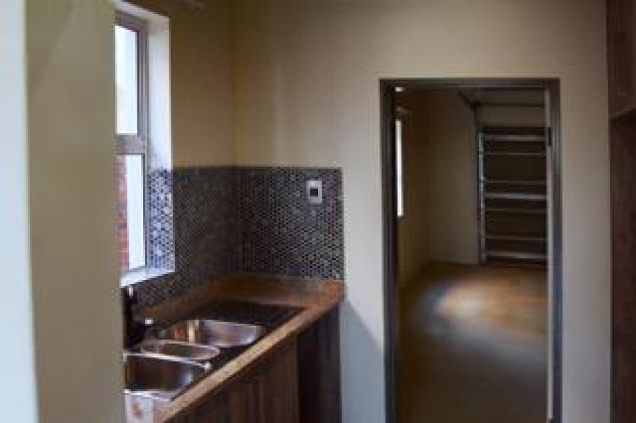 4 Bedroom Apartment / Flat to Rent in Vaalpark-11