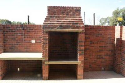 4 Bedroom Apartment / Flat to Rent in Vaalpark-13