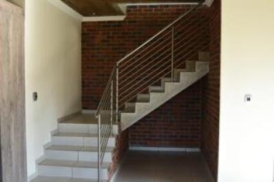 4 Bedroom Apartment / Flat to Rent in Vaalpark-14