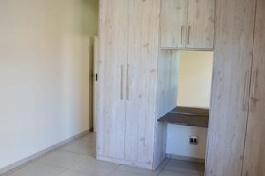 4 Bedroom Apartment / Flat to Rent in Vaalpark-15