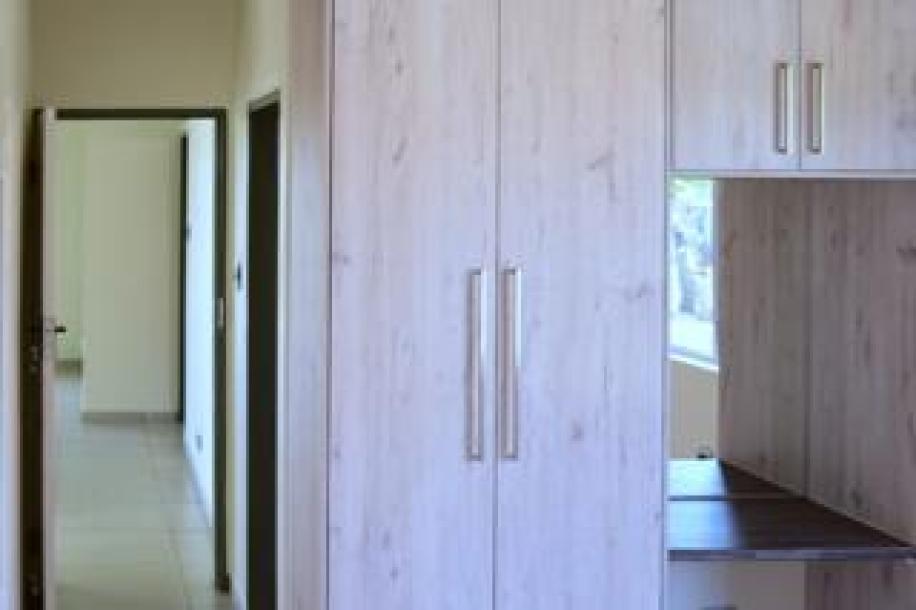 4 Bedroom Apartment / Flat to Rent in Vaalpark-6