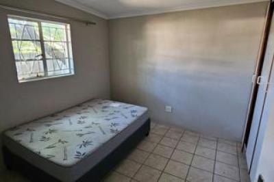 2 Bedroom Apartment / Flat to Rent in Die Rand-11