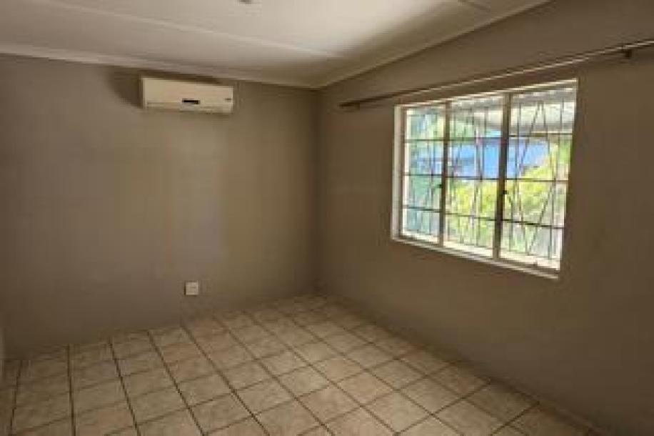 2 Bedroom Apartment / Flat to Rent in Die Rand-12
