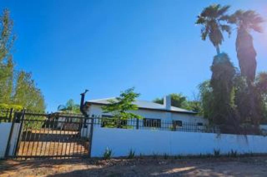 2 Bedroom Apartment / Flat to Rent in Die Rand-3