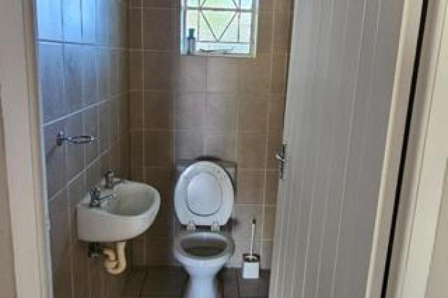 2 Bedroom Apartment / Flat to Rent in Die Rand-9