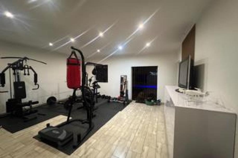 4 Bedroom House for Sale in Escombe-12