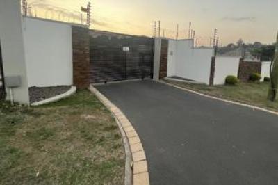 4 Bedroom House for Sale in Escombe-19