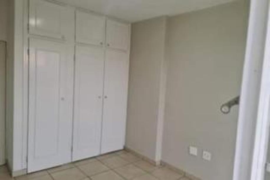 2.5 Bedroom Apartment / Flat for Sale in Northdene-5