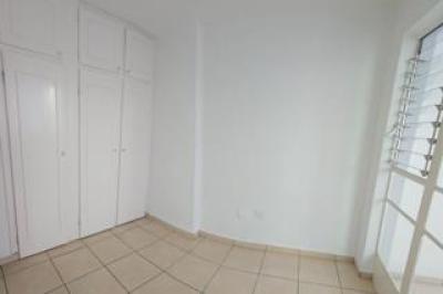 2.5 Bedroom Apartment / Flat for Sale in Northdene-7