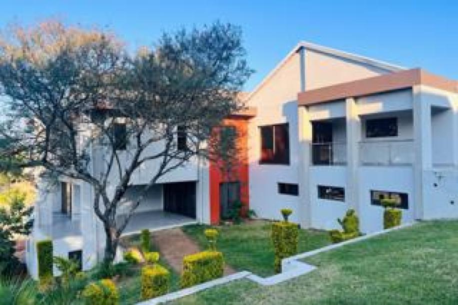 5 Bedroom House for Sale in Drum Rock-4