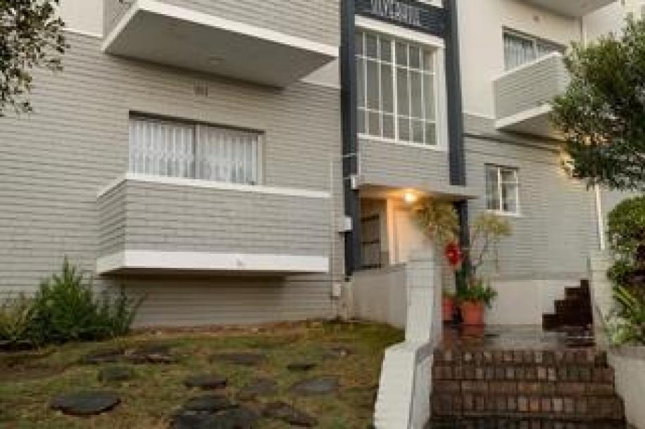 1 Bedroom Apartment / Flat to Rent in Vredehoek-1
