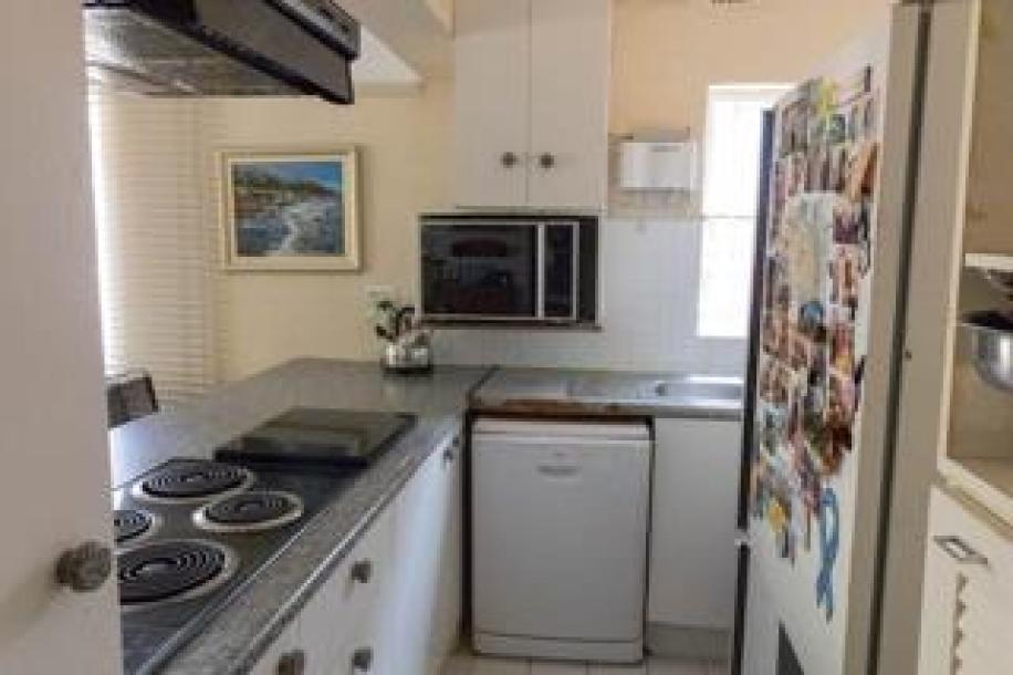 1 Bedroom Apartment / Flat to Rent in Vredehoek-5