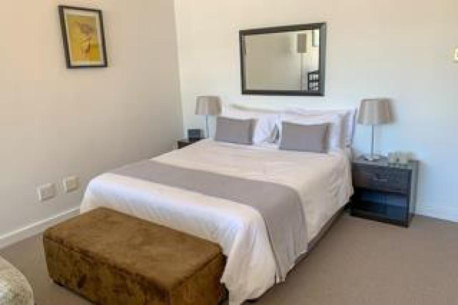 1 Bedroom Apartment / Flat to Rent in Gardens-3