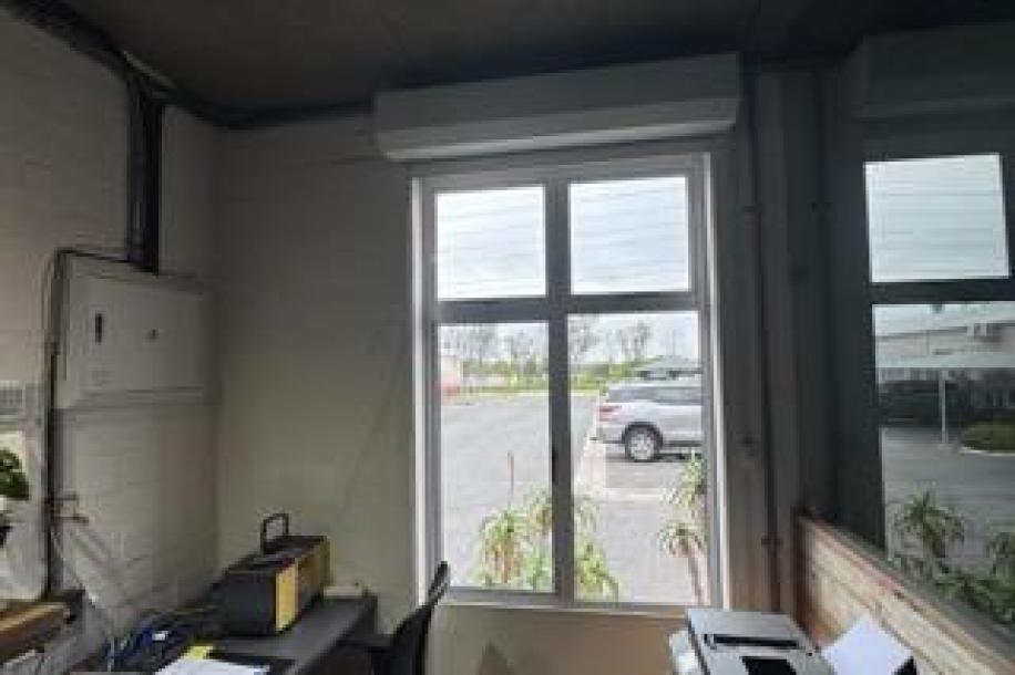 Commercial Property to Rent in Somerset West Mall Triangle-10