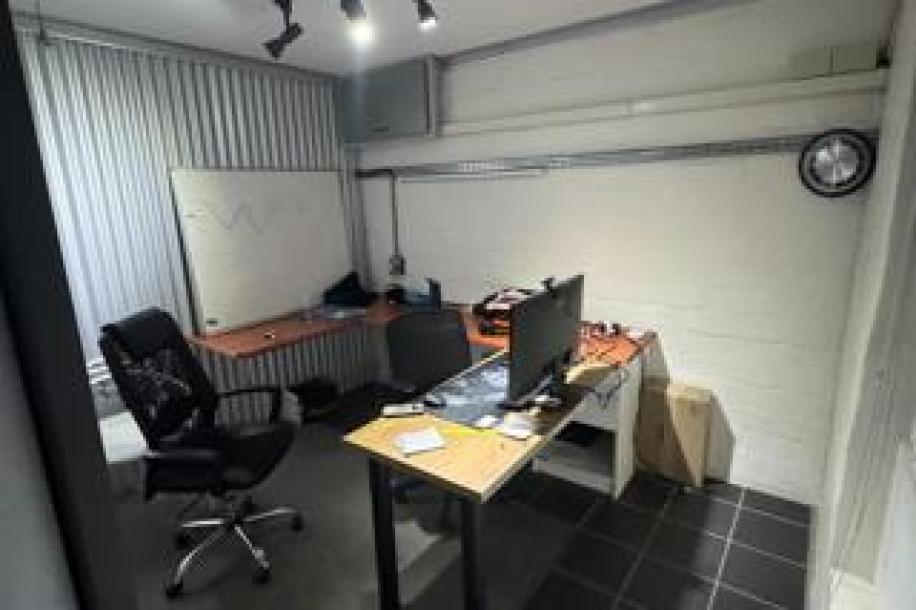 Commercial Property to Rent in Somerset West Mall Triangle-12