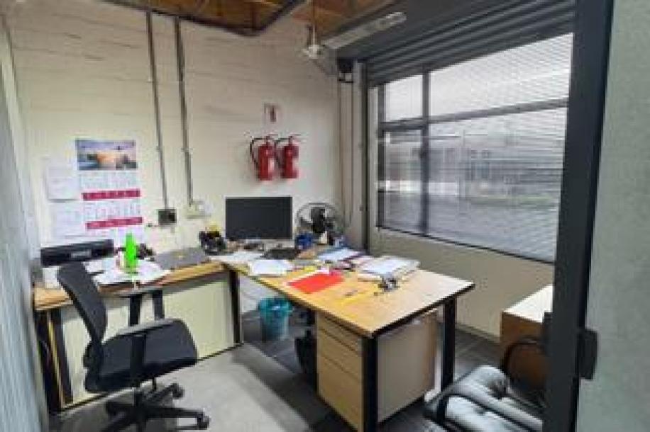 Commercial Property to Rent in Somerset West Mall Triangle-4