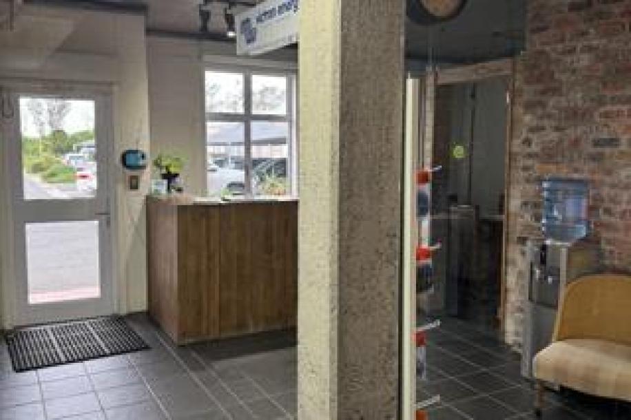 Commercial Property to Rent in Somerset West Mall Triangle-5