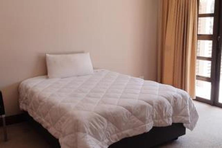 3 Bedroom House to Rent in Bassonia Estate-14