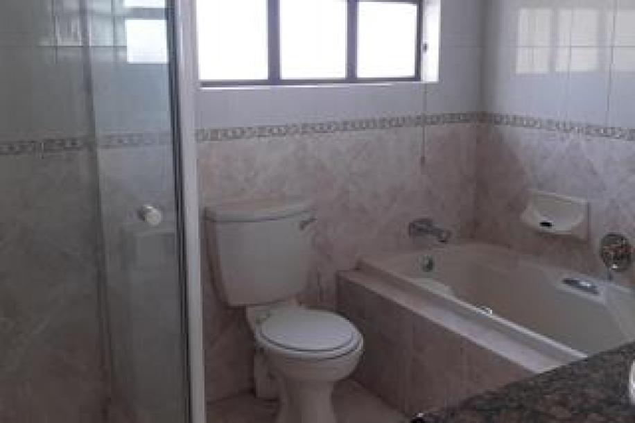 3 Bedroom House to Rent in Bassonia Estate-19