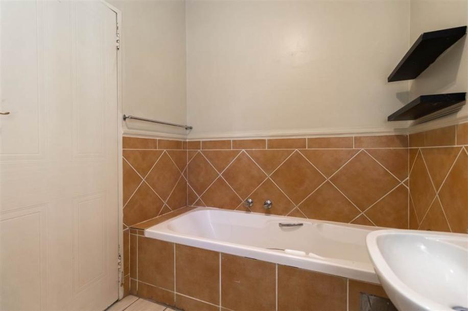 2 Bedroom Apartment in Saxonwold-3
