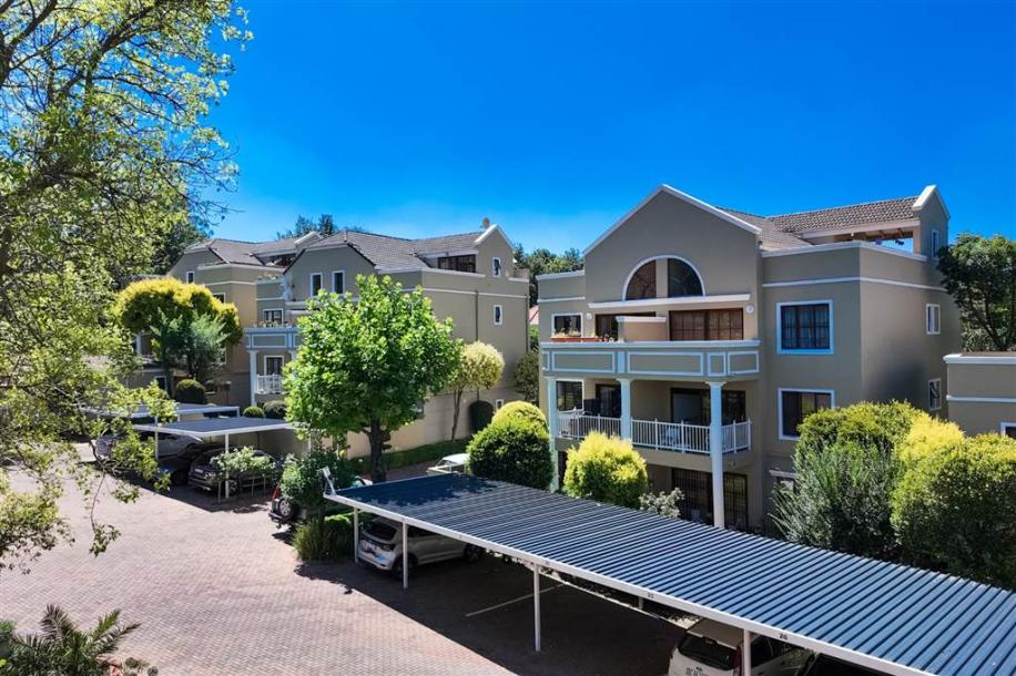 2 Bedroom Apartment in Saxonwold-19