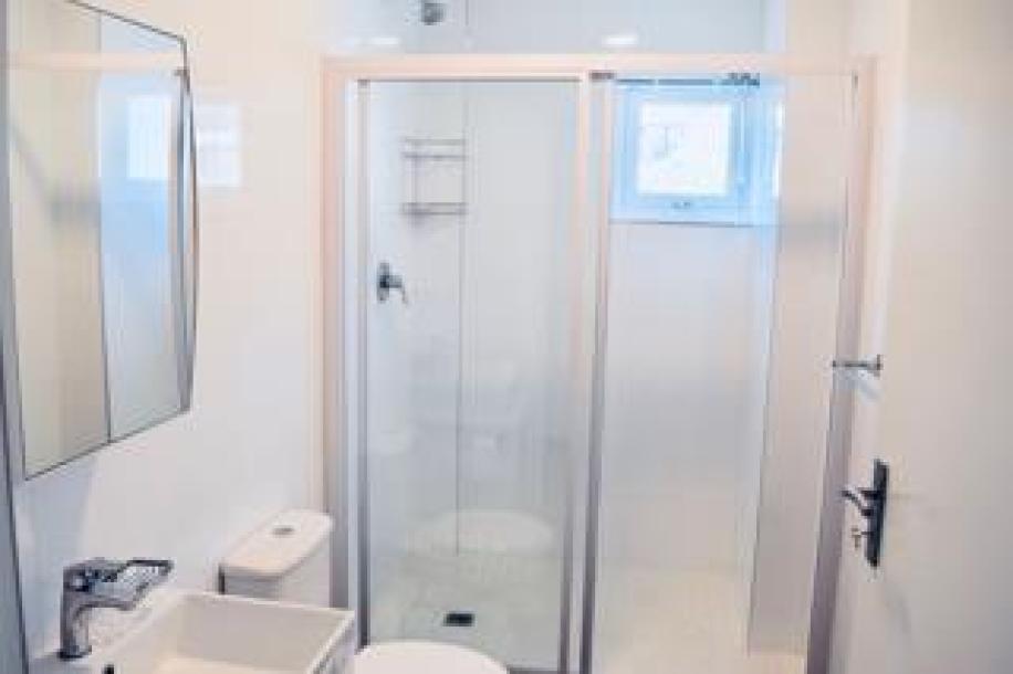 2 Bedroom Apartment / Flat to Rent in Gardens-16