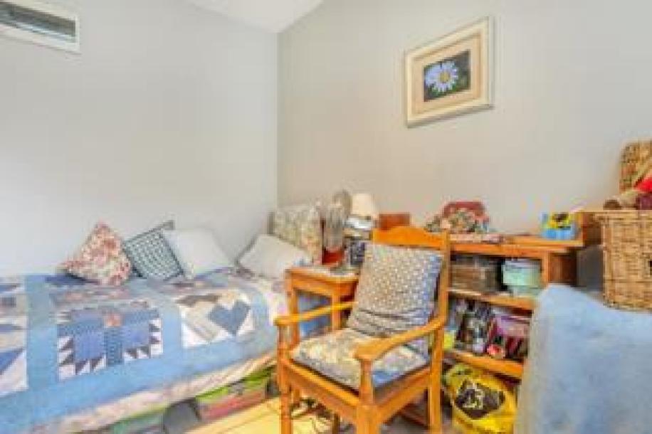 2 Bedroom Apartment / Flat to Rent in Gardens-14