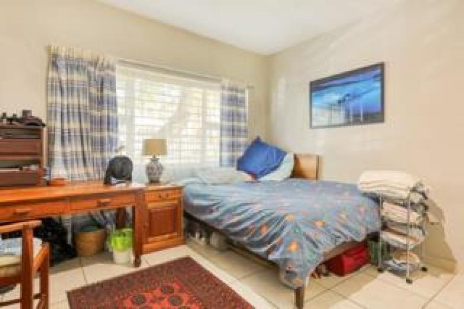 2 Bedroom Apartment / Flat to Rent in Gardens-16