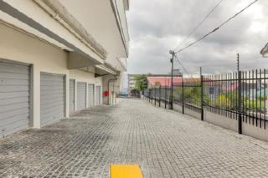 2 Bedroom Apartment / Flat to Rent in Gardens-17