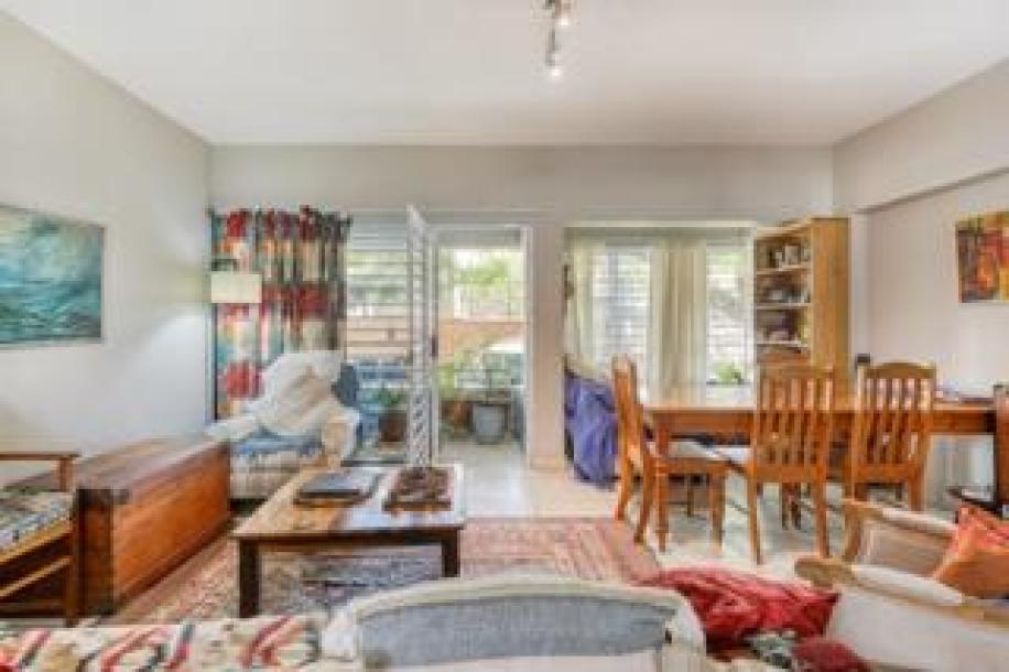 2 Bedroom Apartment / Flat to Rent in Gardens-4