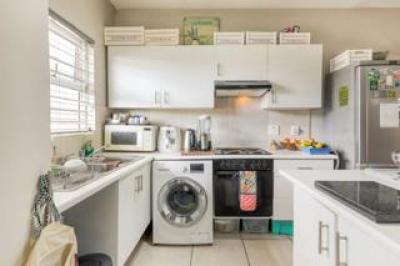 2 Bedroom Apartment / Flat to Rent in Gardens