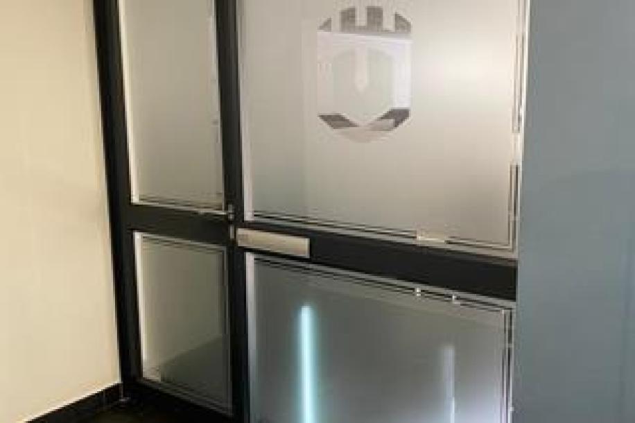 Commercial Property to Rent in Somerset West Mall Triangle-4